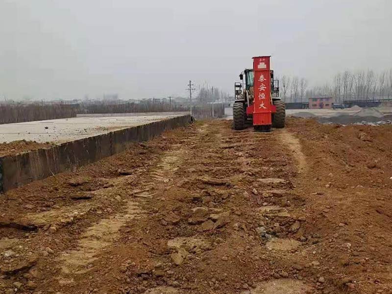 鏟車(chē)液壓打夯機(jī)