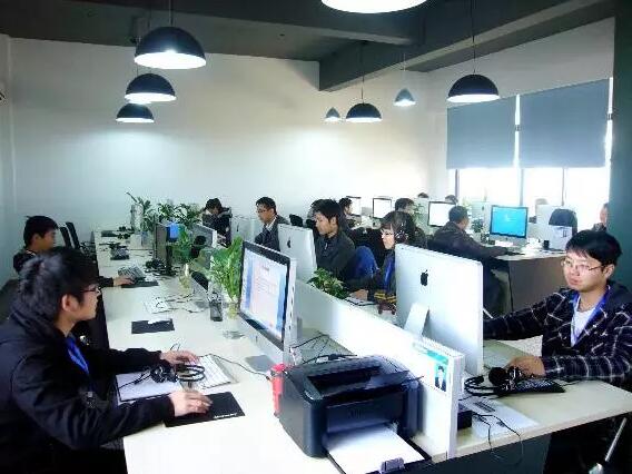 寧波電子行業貿促會攜企考察吉云教育科技集團，共探信息技術服務新生態