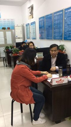 法律顧問進社區(qū)，高效服務助力居民生活與企業(yè)咨詢